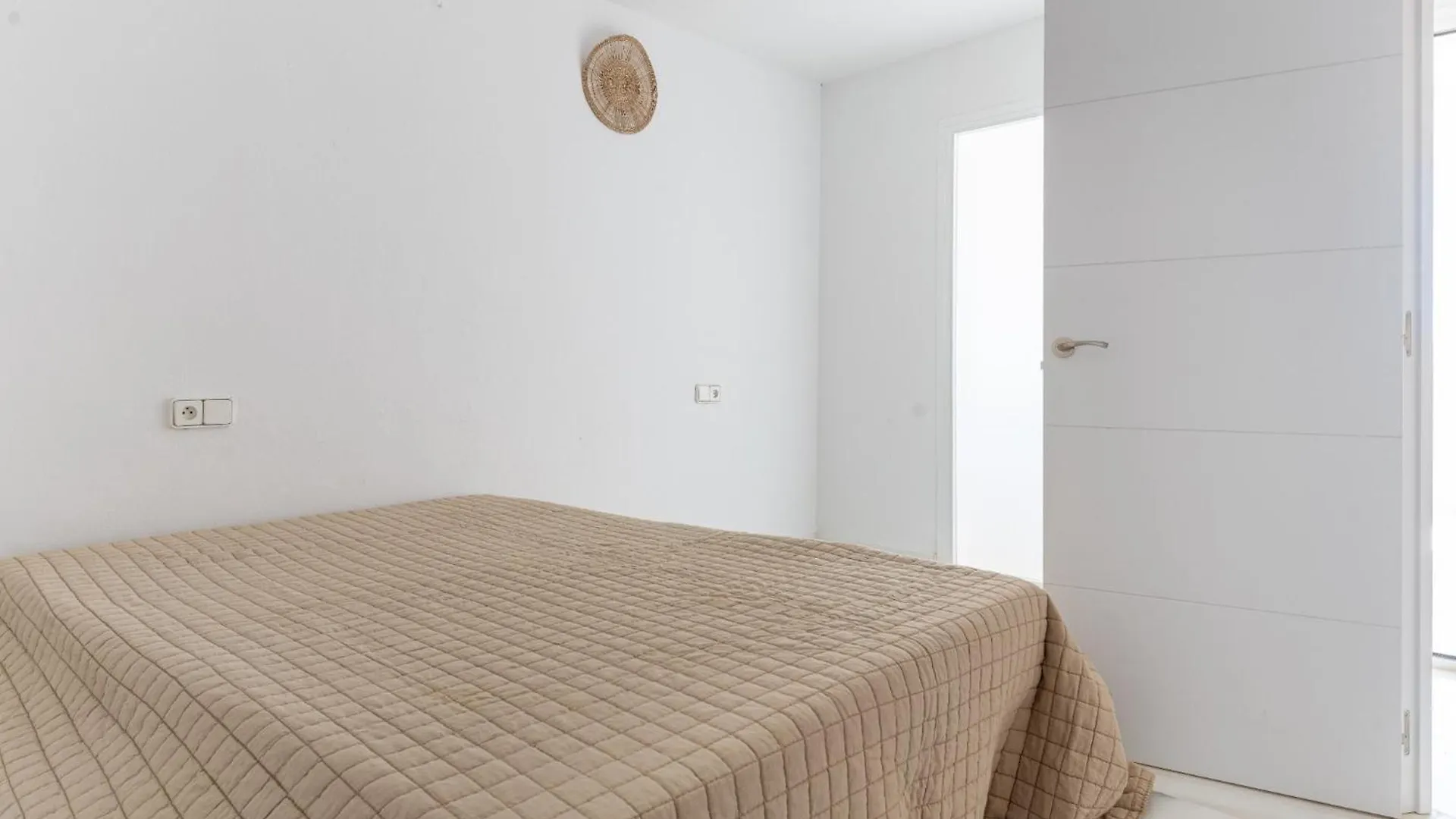Cozy 3-Bedroom Townhouse In Calahonda MIJAS COSTA