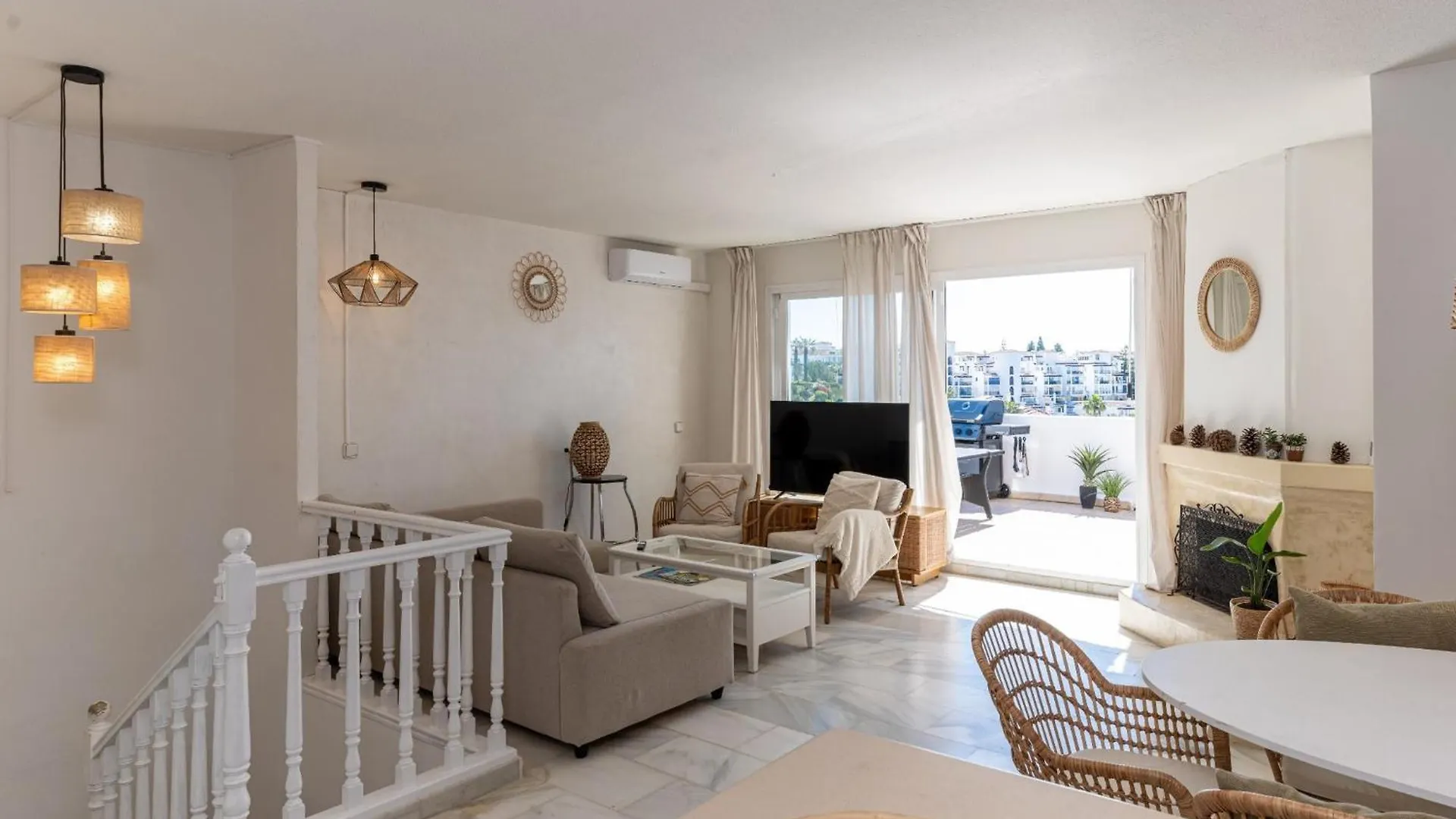 Cozy 3-Bedroom Townhouse In Calahonda MIJAS COSTA Chalet
