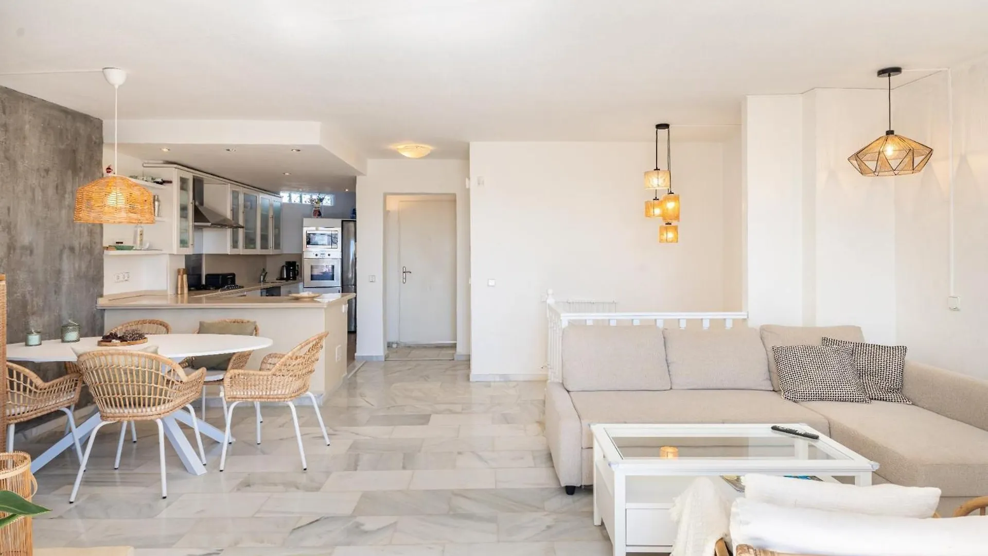 Cozy 3-Bedroom Townhouse In Calahonda MIJAS COSTA 0*,